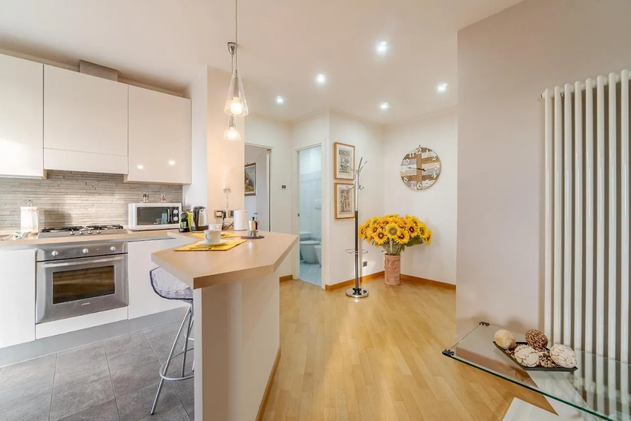 Cozy Apt X4 - Seaview & Balcony Genova Italia