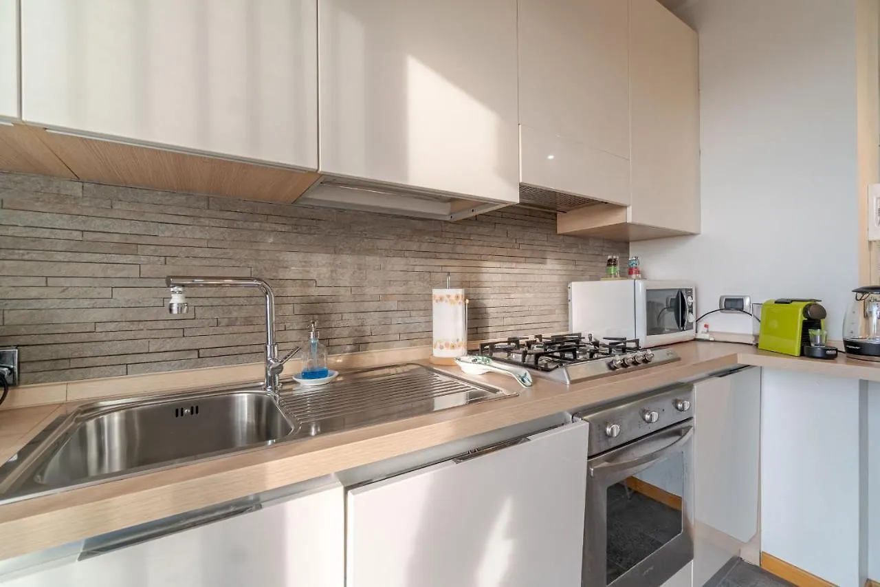 Appartamento Cozy Apt X4 - Seaview & Balcony Genova Italia